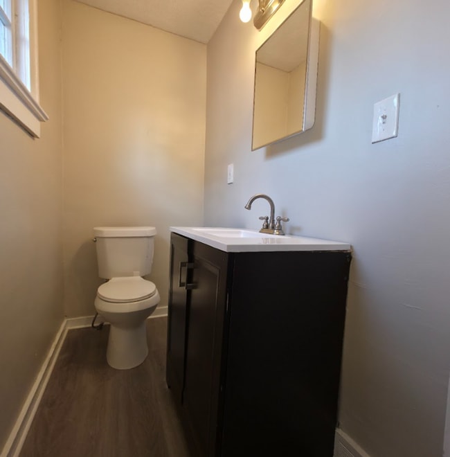 Photo - Single Family Home 3 beds 2 bath Available Now!