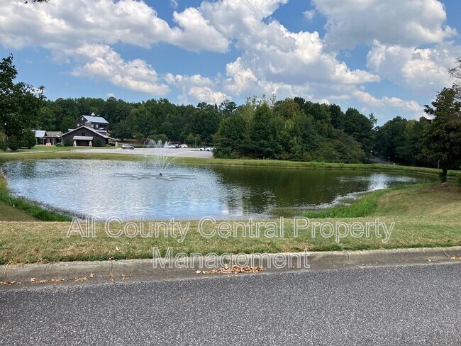 Photo - 415 Sunbelt Dr