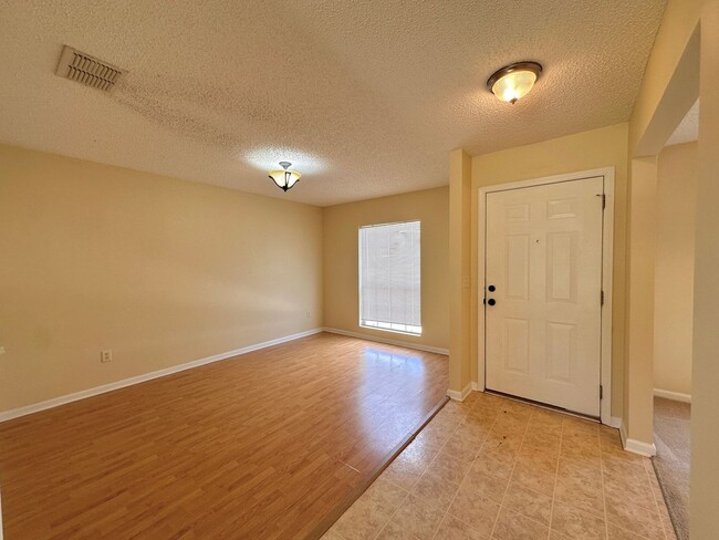 Photo - 89 Berkshire Ln