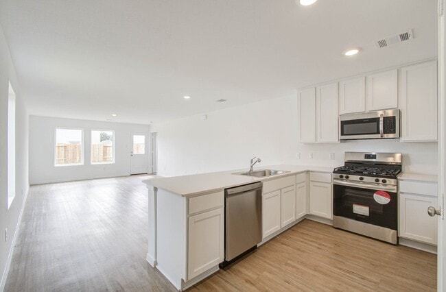 Photo - 248 Dallas St