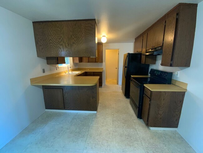 Photo - Spacious 4-bedroom Home in Lakewood!