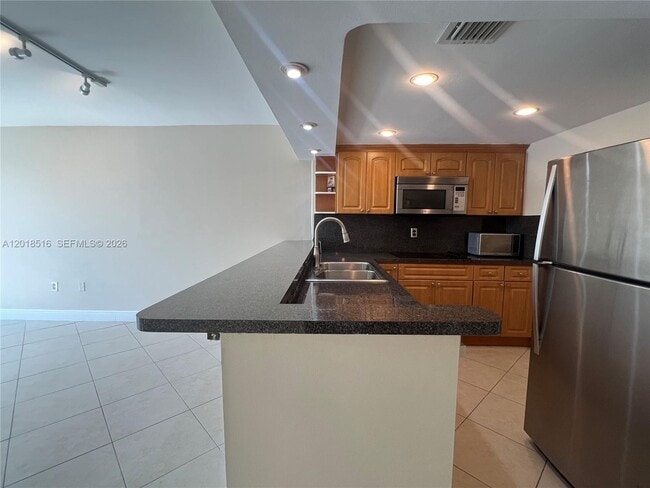Photo - 345 Ocean Dr Unit 305