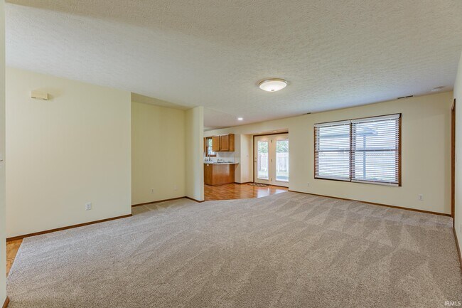 Photo - 3900 Deer Trail