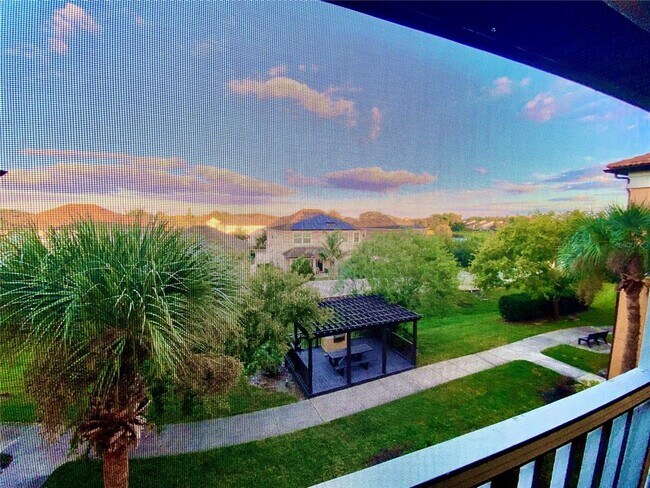 Photo - 5451 Vineland Rd Unit 2309