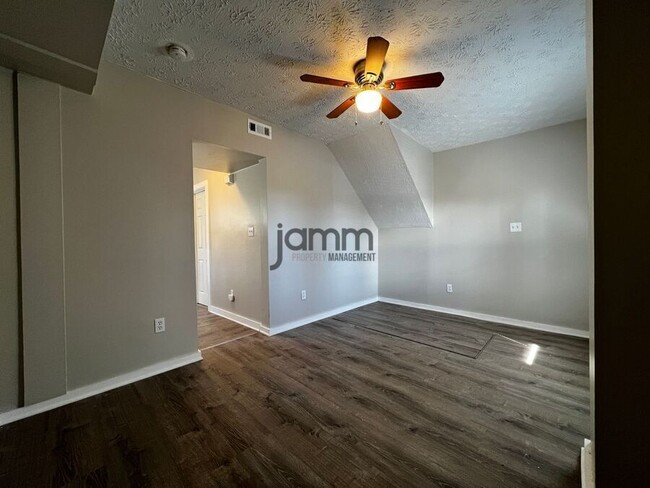 Photo - 3911 Bridge Ave