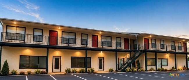 Building Photo - 1409 N Bishop St Unit 2
