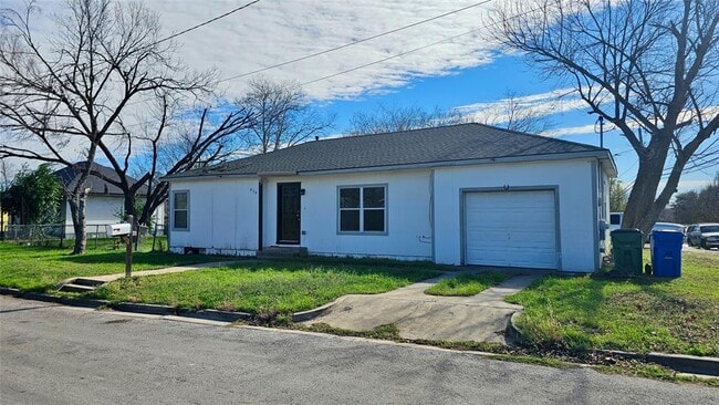 Photo - 919 W 6th St