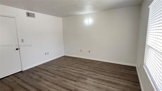 Photo - 2485 NW 33rd St Unit 1610