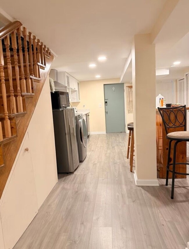 Photo - 1400 West Virginia Ave NE