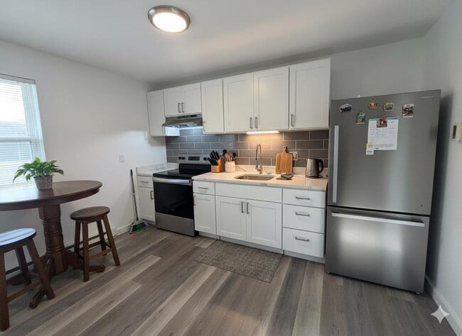 Building Photo - 180 N Main St Unit B-2