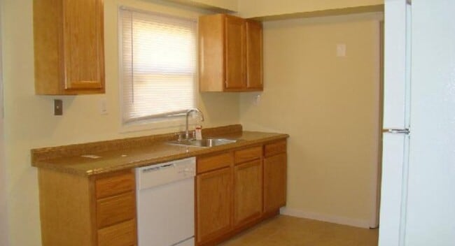 Photo - 12 Ember Ln