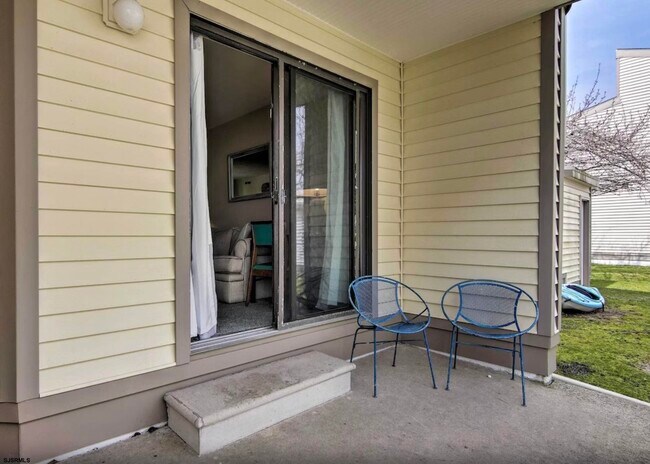 Photo - 169 N Basin Dr