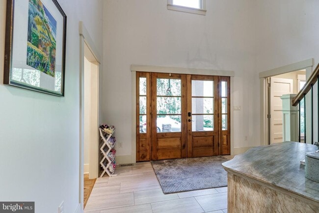 Photo - 1135 Romsey Dr