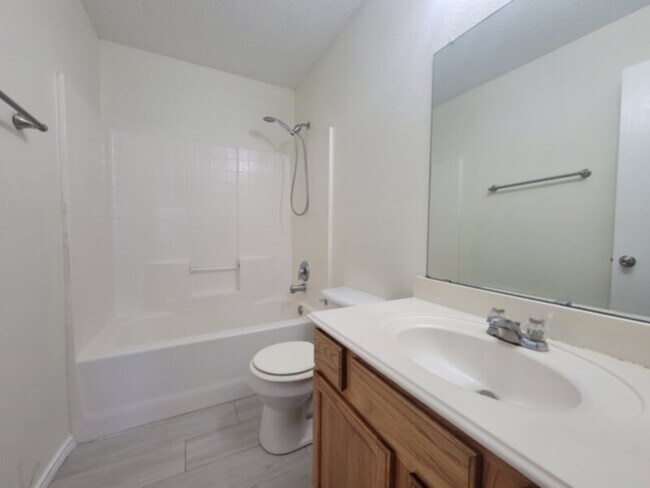 Photo - 3 BEDROOM IN DIAMOND CREEK SUBDIVISION - FORNEY