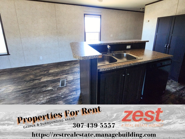 Photo - 1661 Scenic St