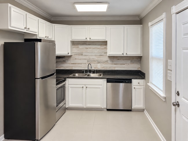 1504 Oakwood Ave NE Unit 3