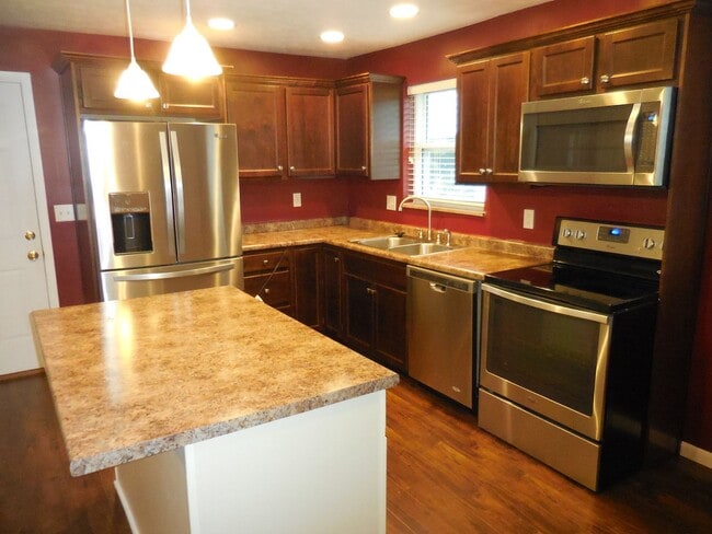 Photo - 959 Gardner Rd