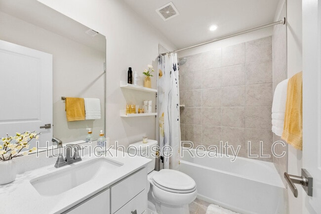 Photo - 3748 Ellington St