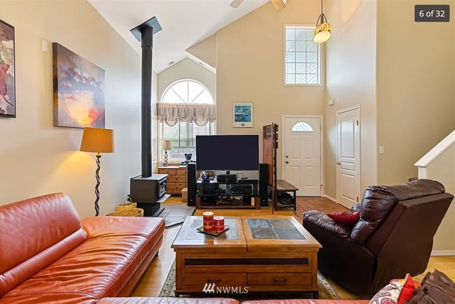 Sala de estar - 1317 Ethan Ct