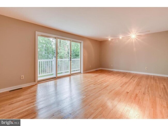 Photo - 28 Mountain Ave