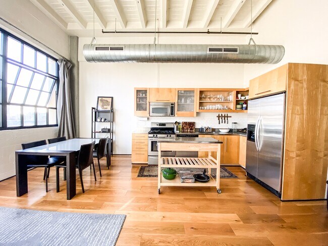 Photo - 1400 NW Irving St Unidad Avenue Lofts - Top Floor