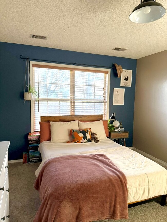 Photo - Spacious Home in Prime Manhattan Location ...