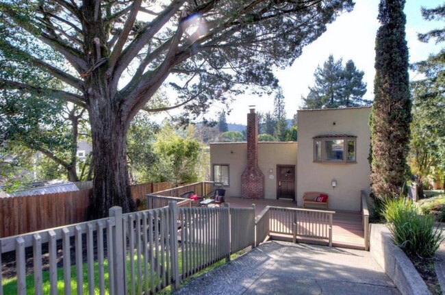 Photo - Lovely Spacious 3bd/2ba in Flats of Sycamo...