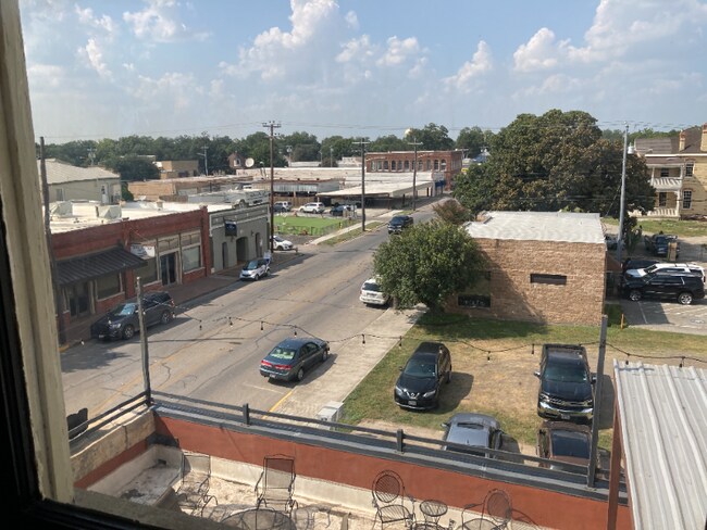 Photo - 301 N Austin St Unidad 3A