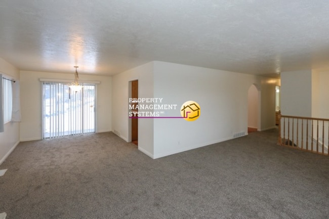 Photo - 4 Bedroom Cottonwood Heights Home