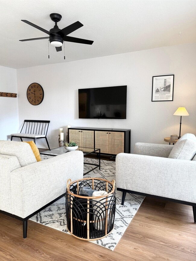 Photo - 307 Out Yonder