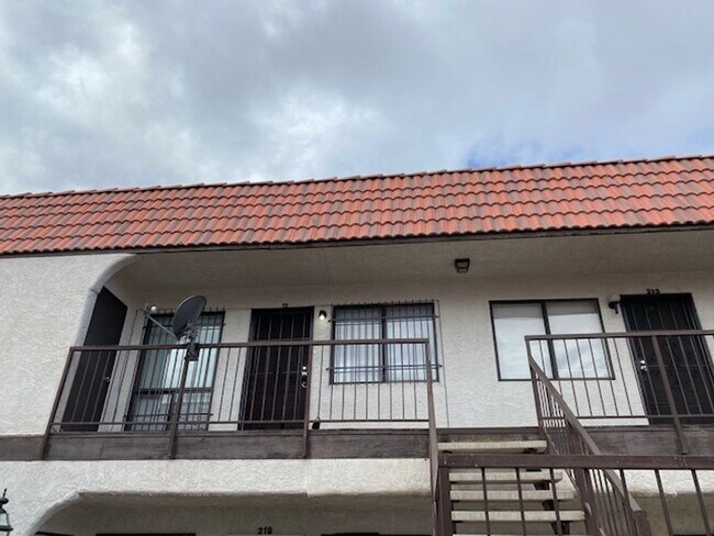 Photo - Craigmont Villas- 1 Bedroom Condo!!