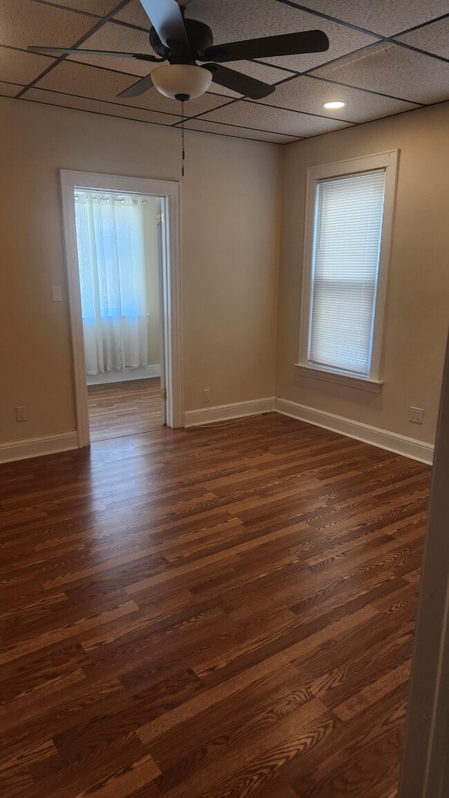 Building Photo - 19 Brighton Ct Unit 1st Fl