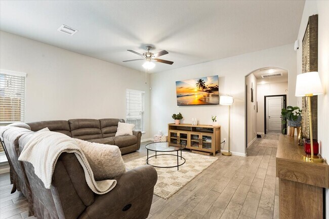 Photo - 418 Emerald Thicket Ln