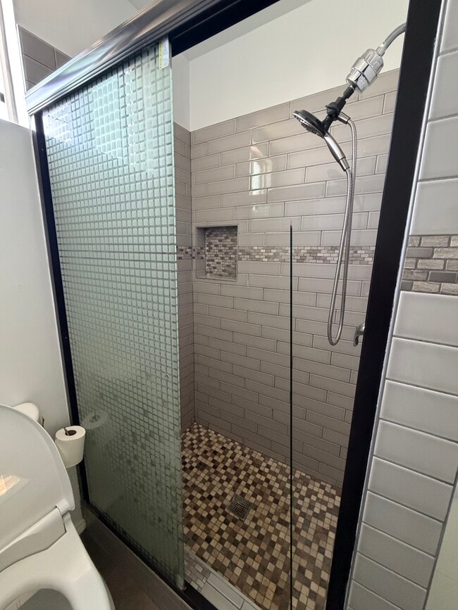 Bathroom - 1114 W 57th St