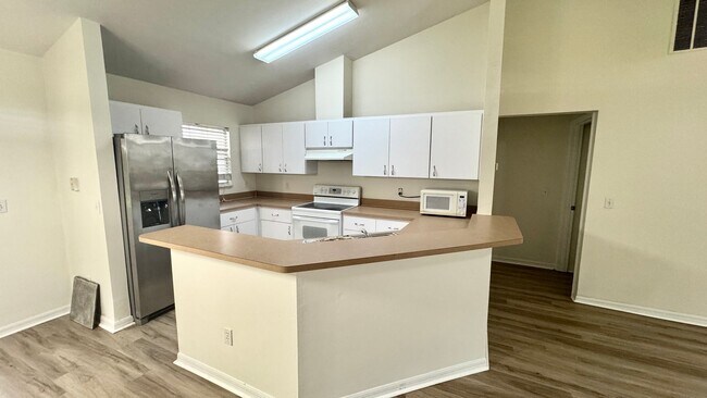 Photo - Spacious Home in great SW Location!