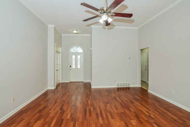 Photo - 1058 Green Fern Cove