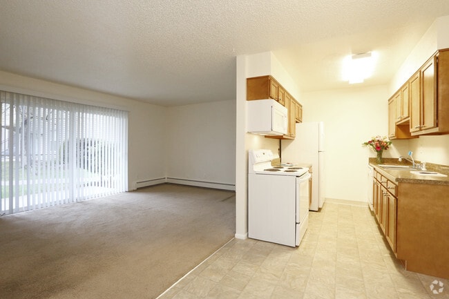 2BR, 1BA - 800 SF