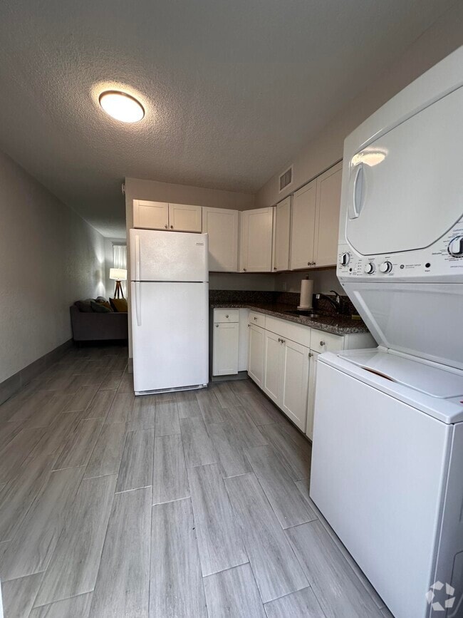 Building Photo - 337 Kenilworth Blvd Rental