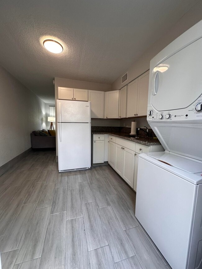 Photo - 337 Kenilworth Blvd Townhome