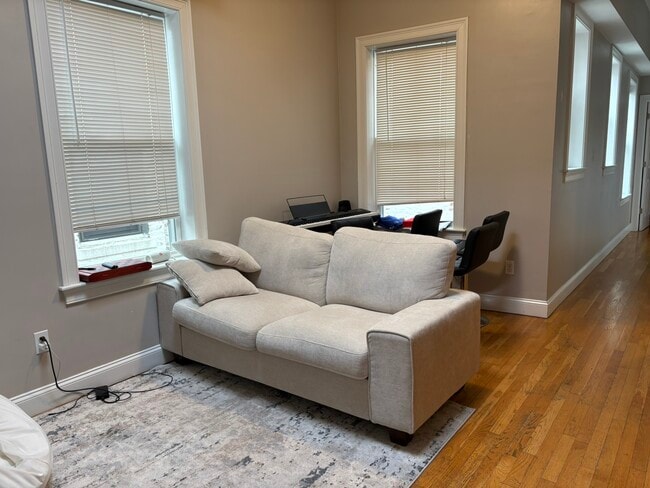 Photo - 23 Saint Lukes Rd Unit 8