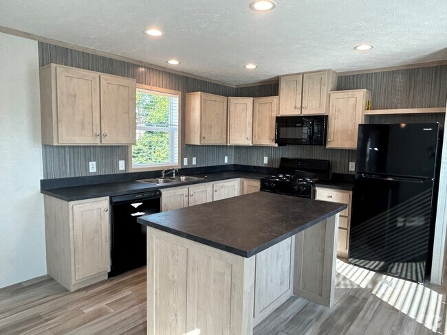 Building Photo - 160 Forrest Ave Rental