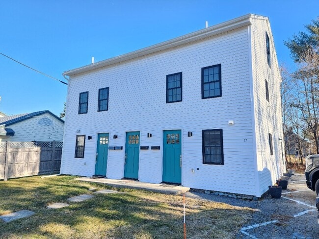 17 Bruce St Unit 3