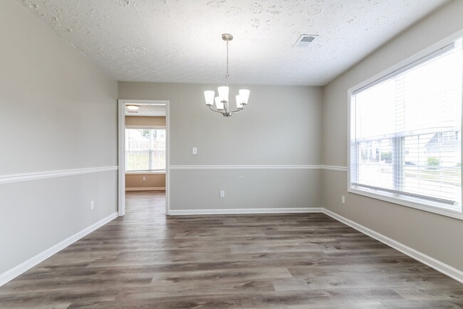 Photo - 1870 Hillspring Ln