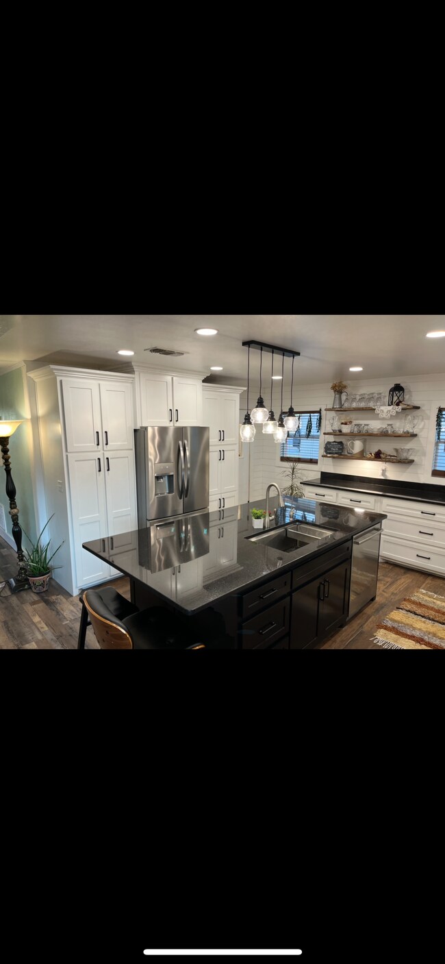 Photo - 1810 S Alamo St