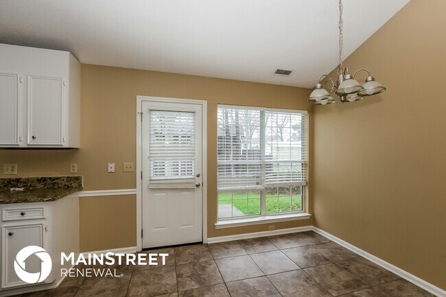 Photo - 2702 Faircroft Way