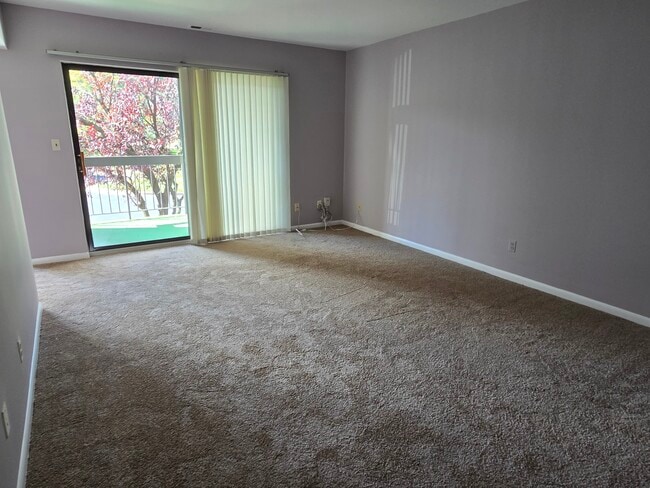 Building Photo - 3 Mullingar Ct Unit 201