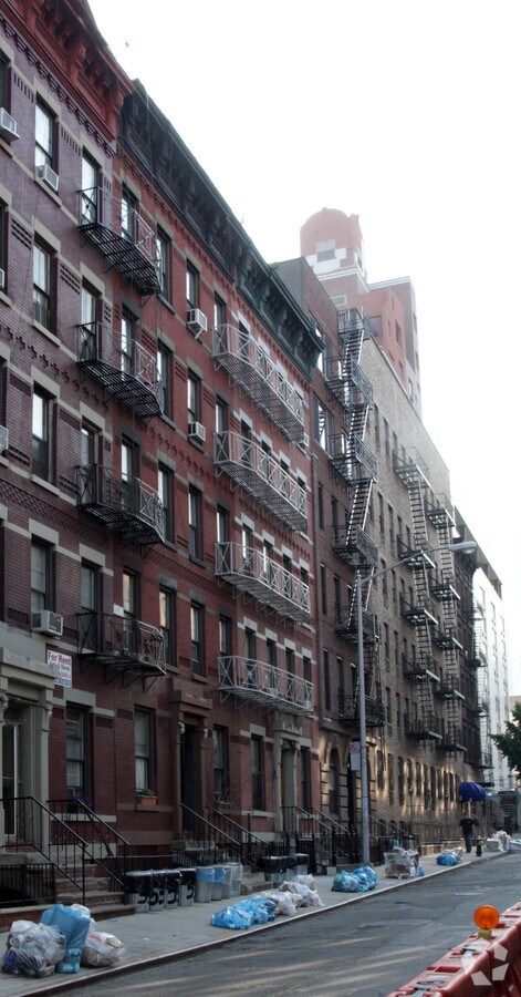 533 CON 49th St. - 533 W 49th St