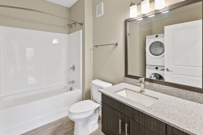 Photo - Encore on the Park