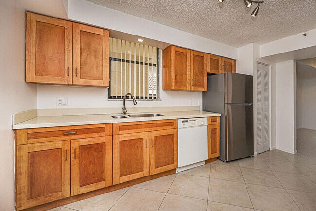 Photo - 1915 Lavers Cir Unidad E206