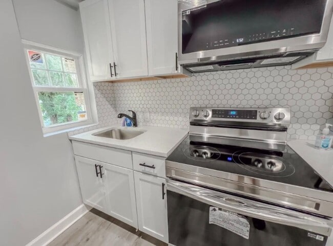 Photo - 2922 Ridgewood Ave